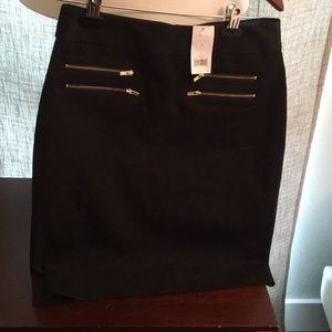 Banana Republic black pencil skirt. Black zippers